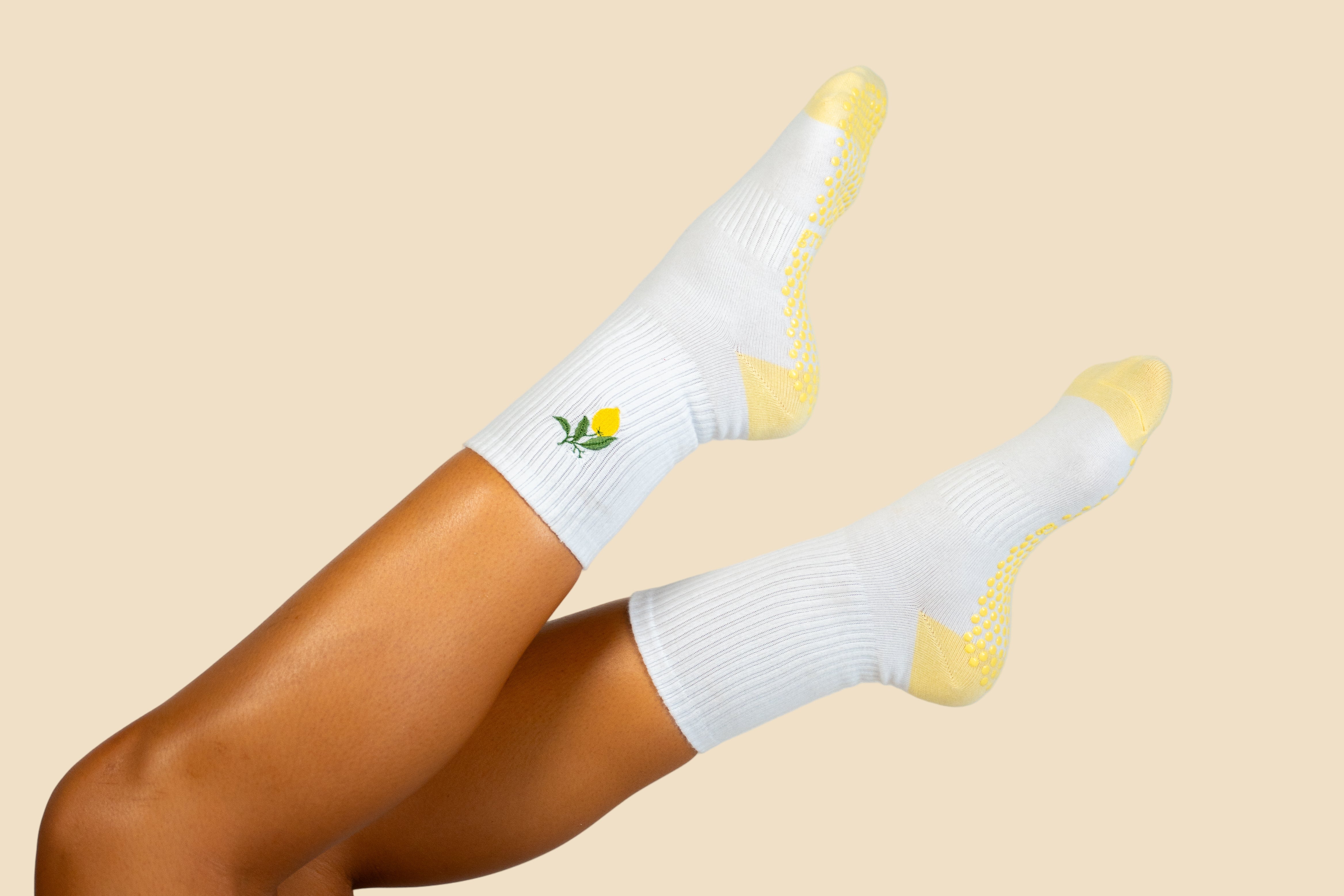 GRACIE-LANE-PILATES-SOCK-LEMON